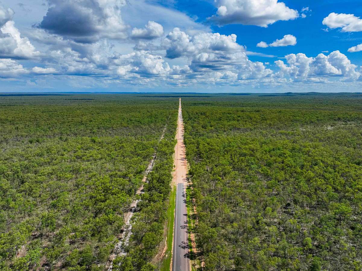 cape york road turns from bitumen to dirt